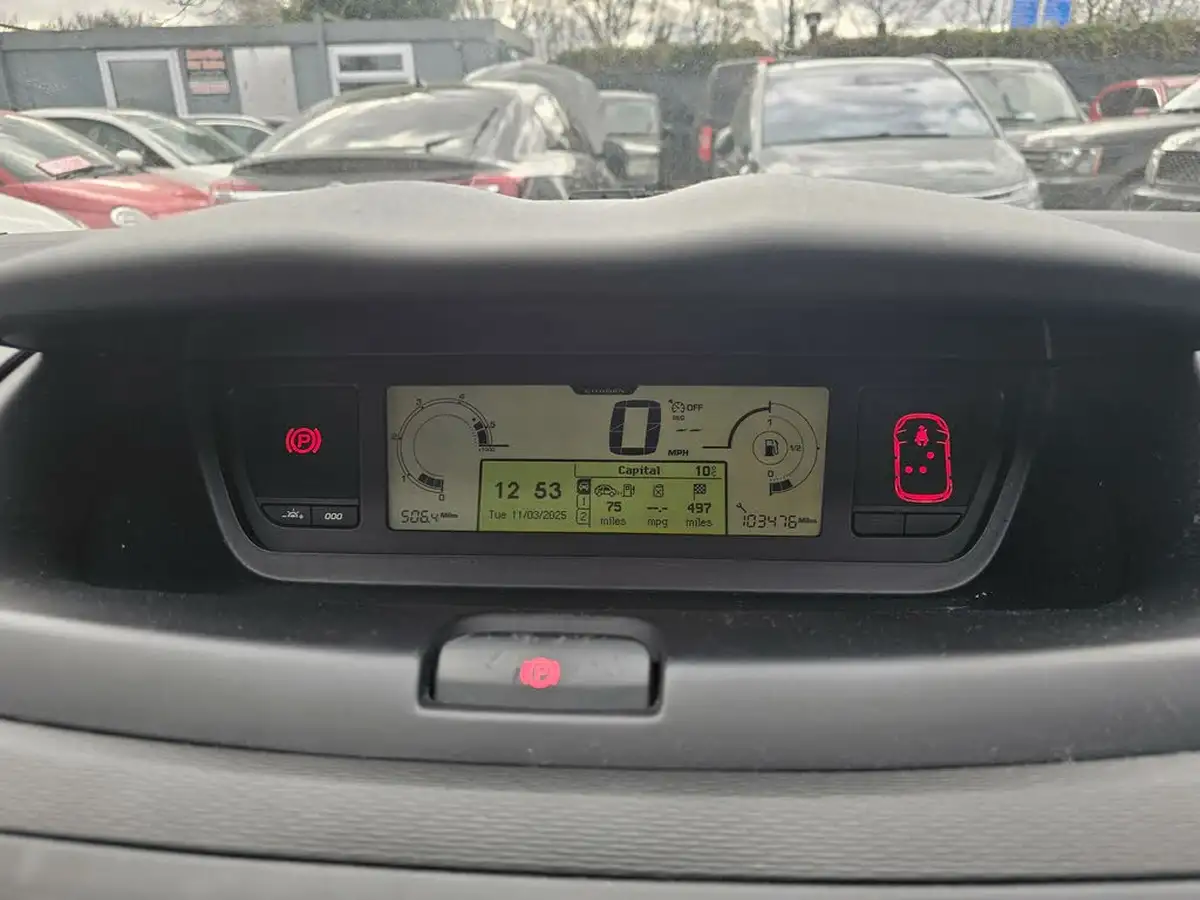 2013-citroen-grand-c4-picasso-16hdi-edition-big-12