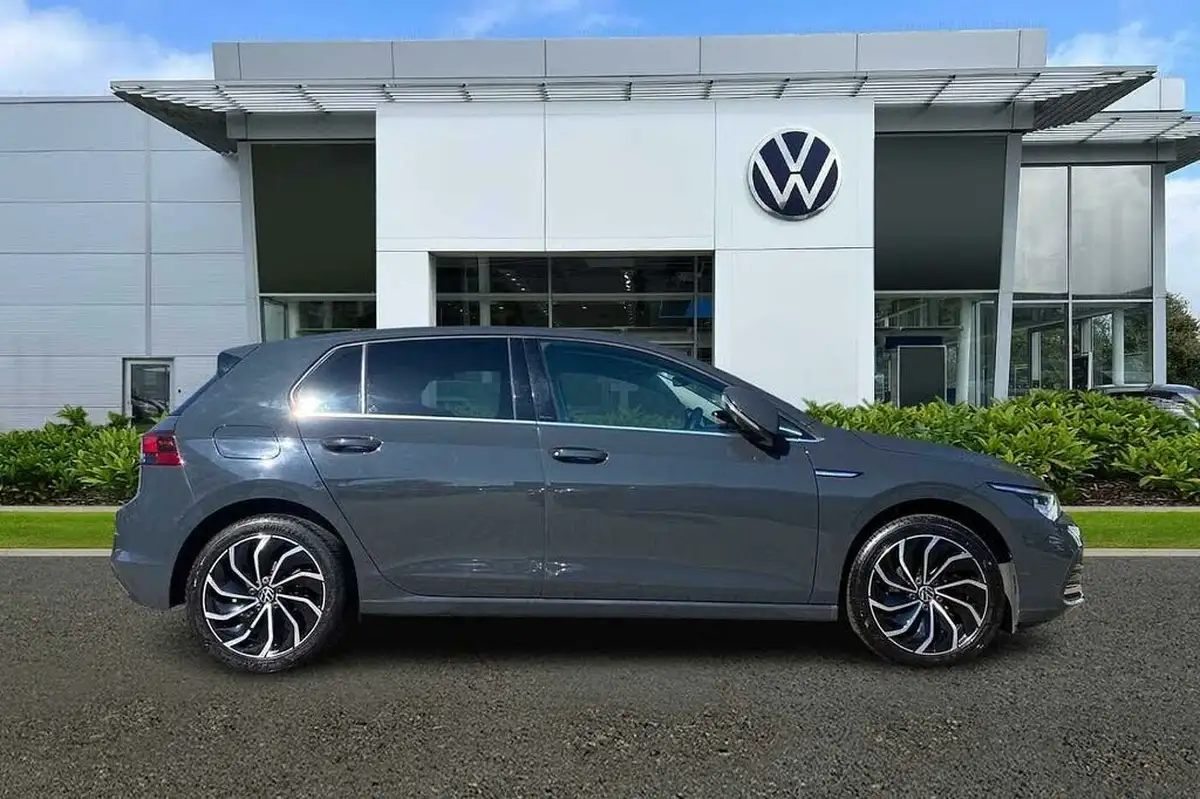 2022-volkswagen-golf-15-etsi-style-150ps-hatchback-big-3