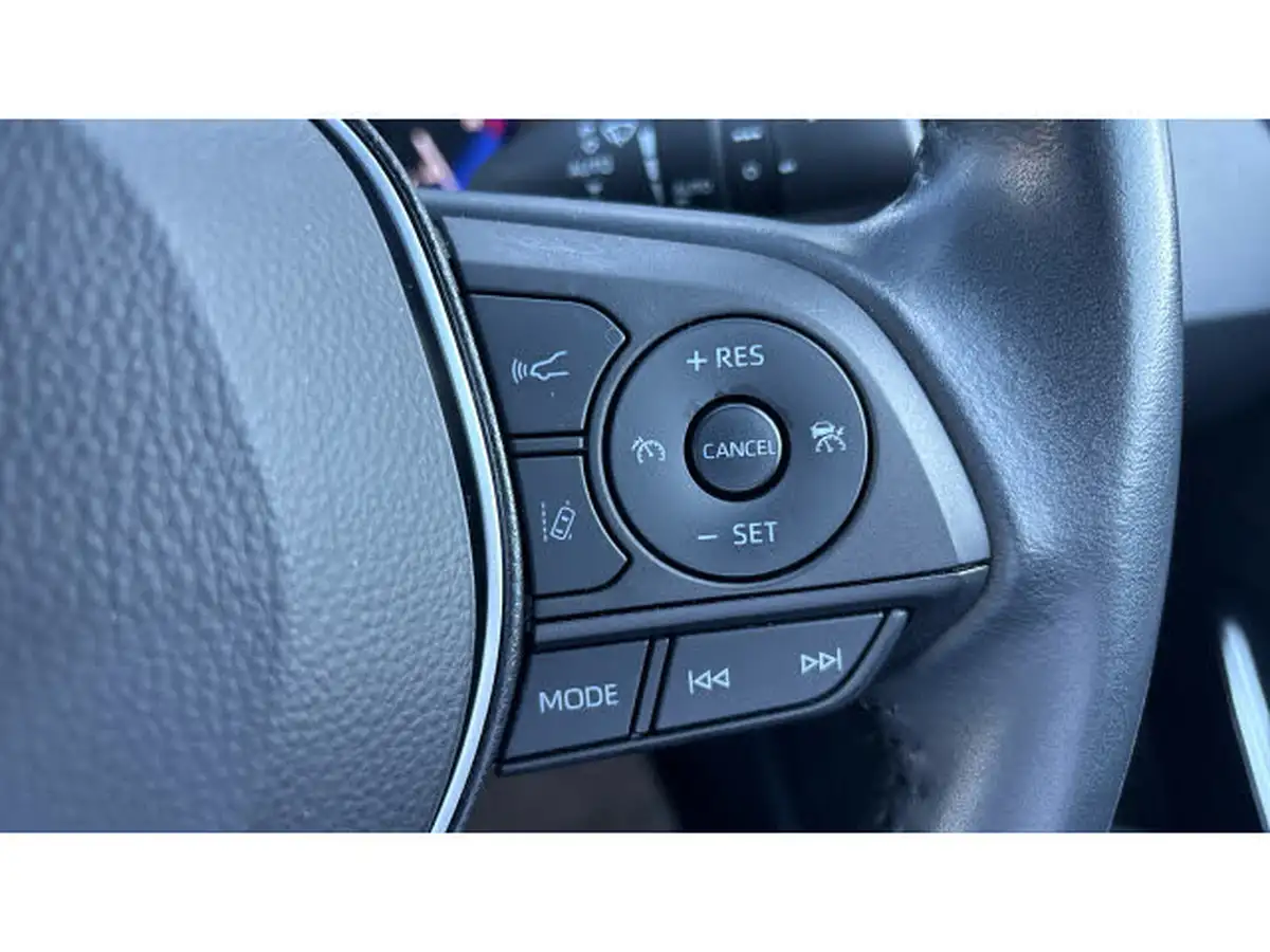 2022-toyota-corolla-18-vvt-i-excel-120bhp-trk-hatchback-big-22