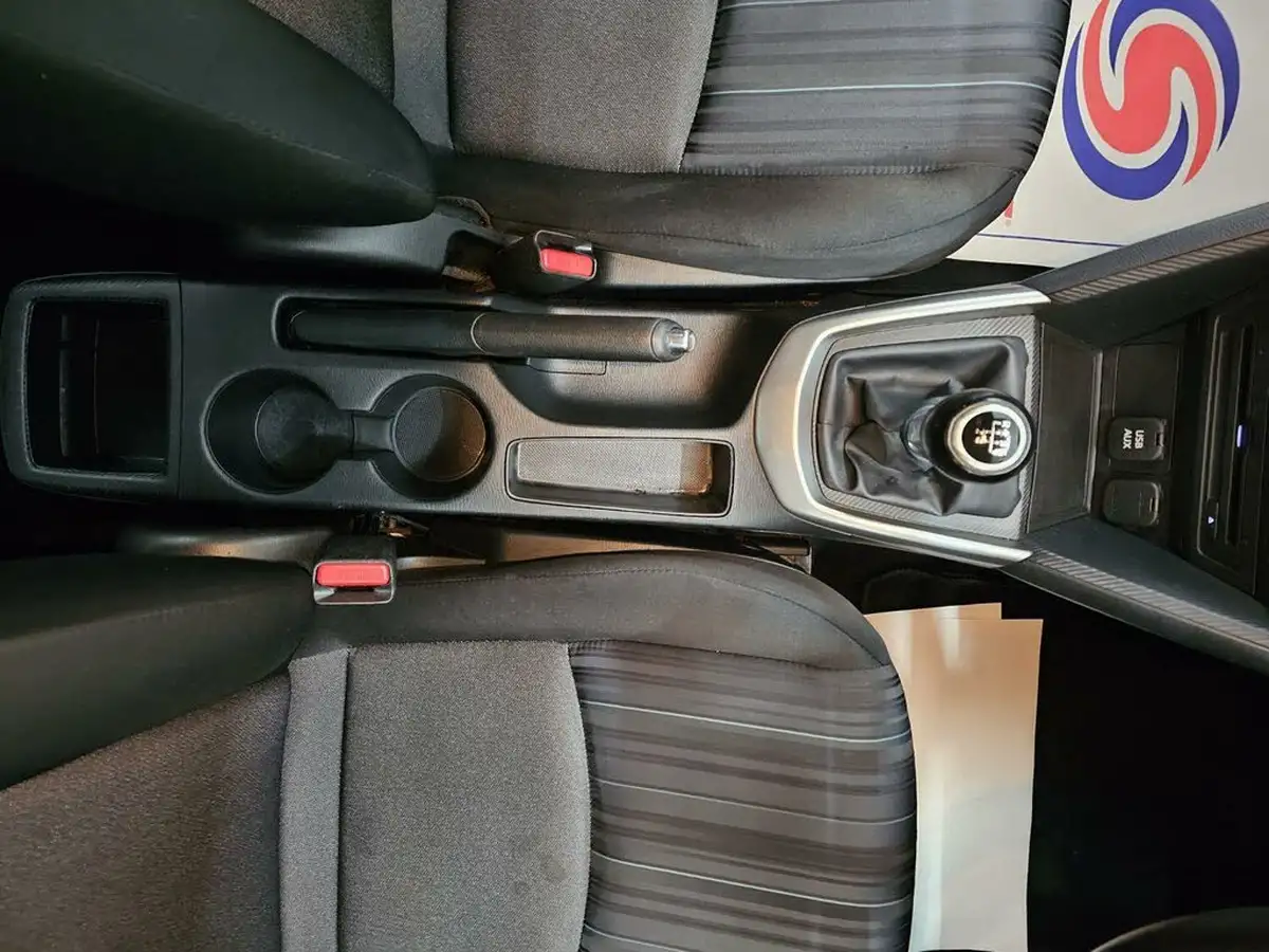 2015-mazda-mazda2-15-se-big-15