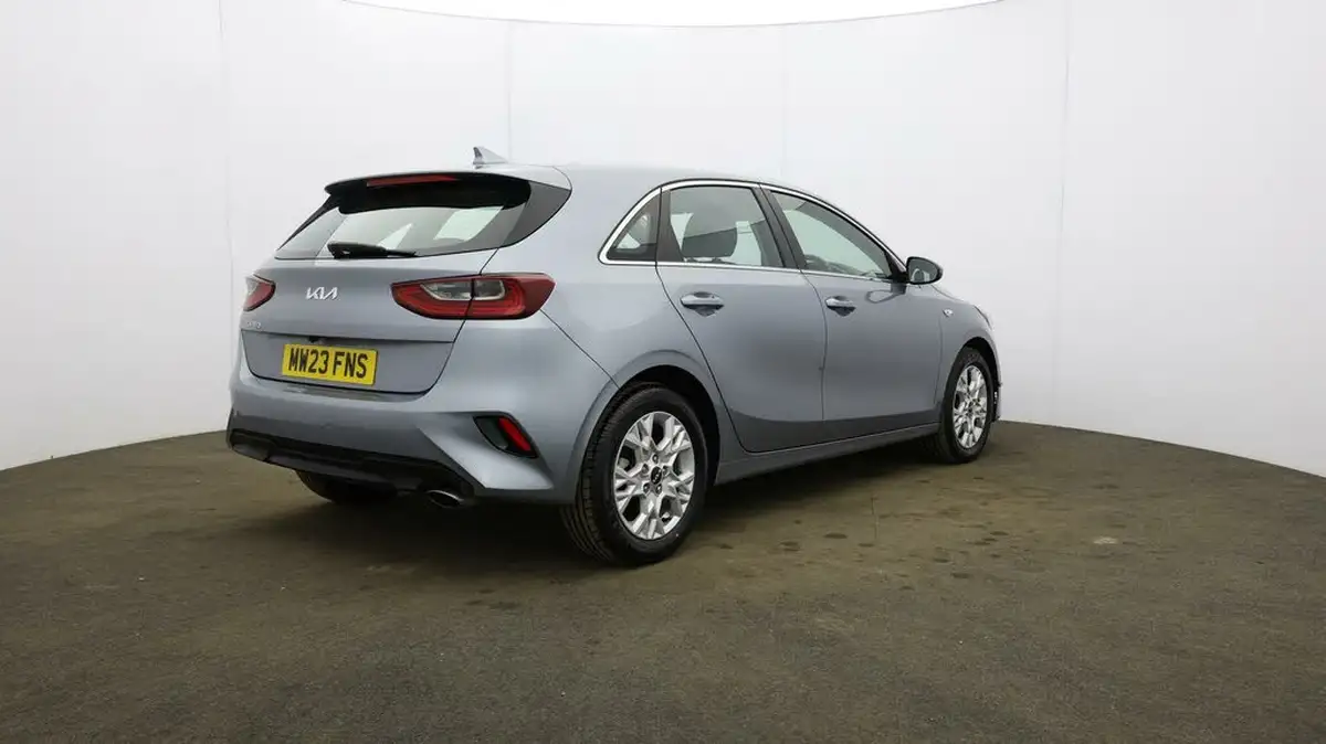 2023-kia-ceed-15-t-gdi-2-158bhp-non-adap-hatchback-big-6