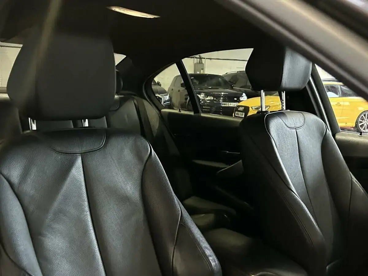 2017-bmw-3-series-20-330e-m-sport-big-23
