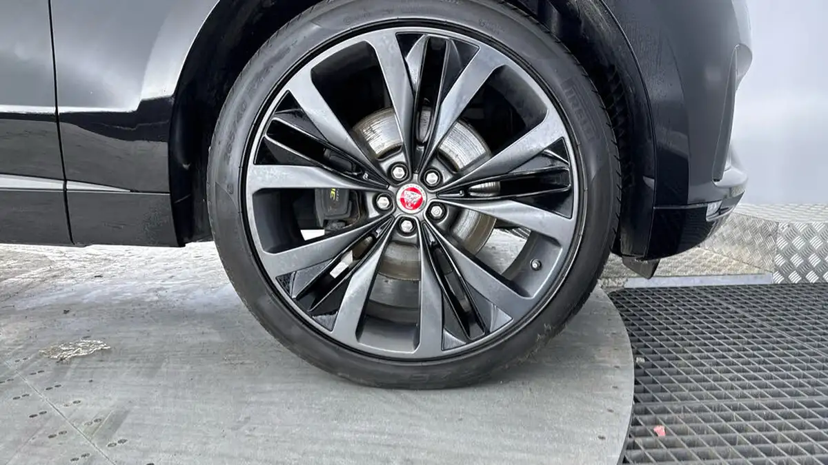 2019-jaguar-f-pace-30td-300-sport-big-27