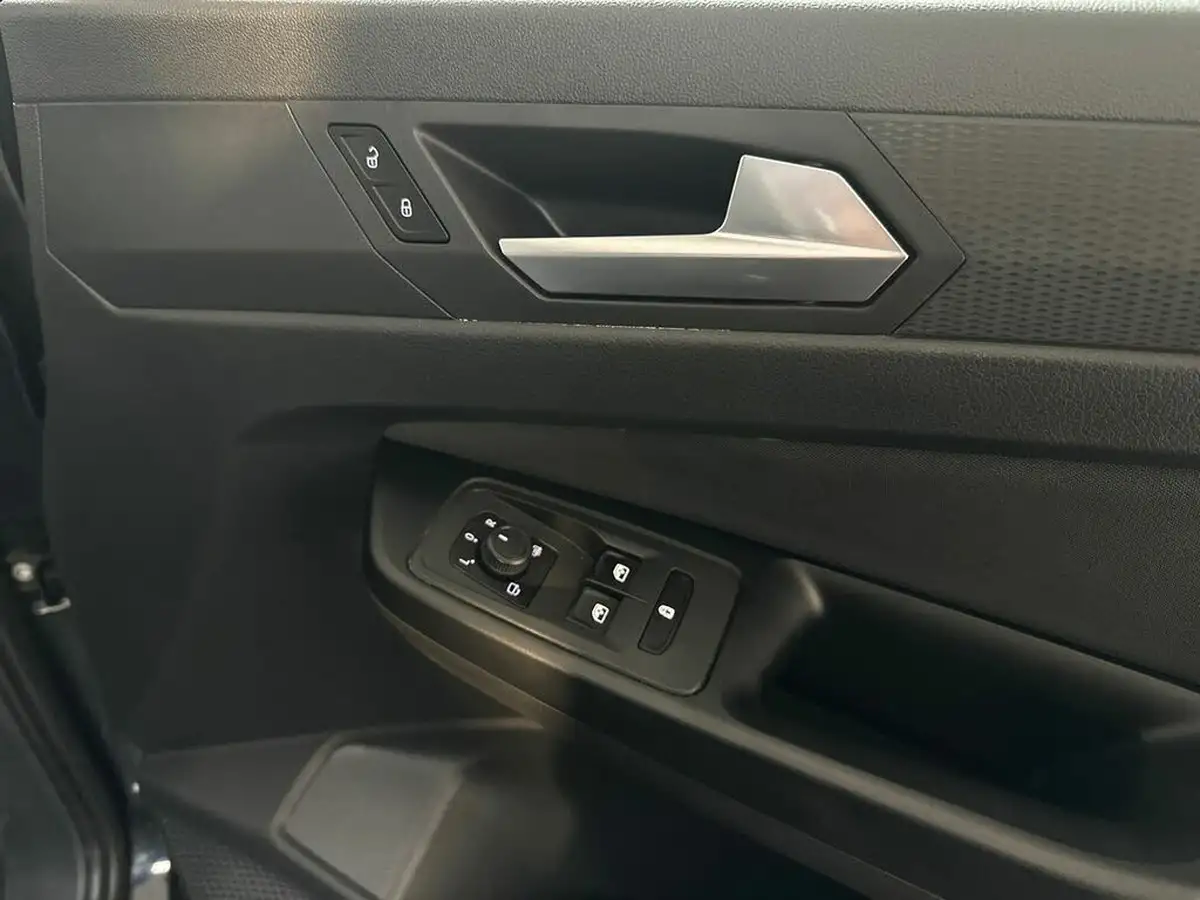 2022-ford-tourneo-connect-20-titanium-123ps-auto-big-26
