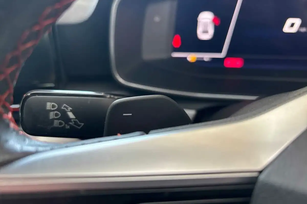 2021-seat-leon-14-e-hybrid-fr-sport-estate-big-35