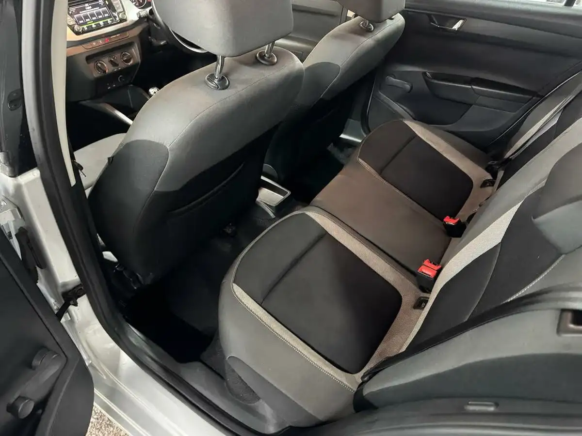 2016-skoda-fabia-12-tsi-se-90ps-estate-big-41
