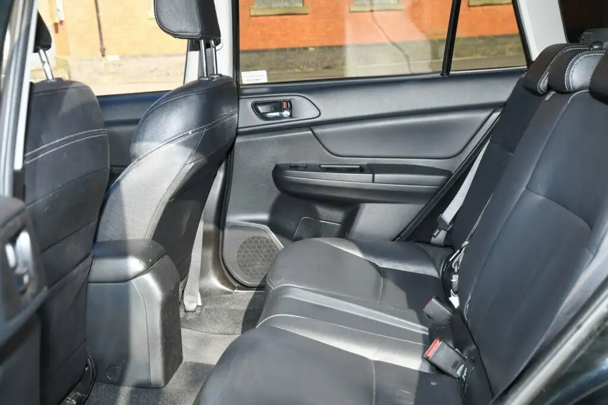 2012-subaru-xv-20td-se-lux-premium-big-9