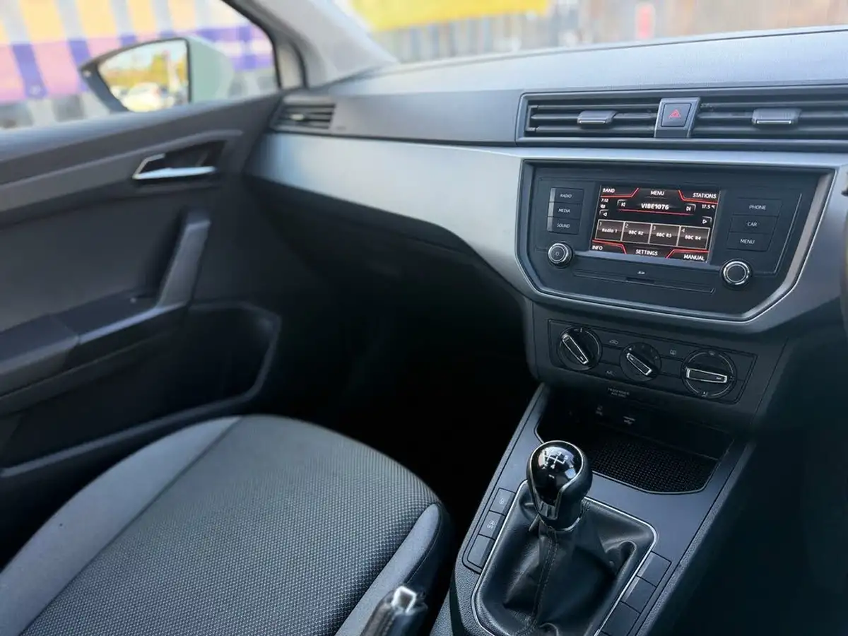 2017-seat-ibiza-10-se-ss-hatchback-5d-big-41