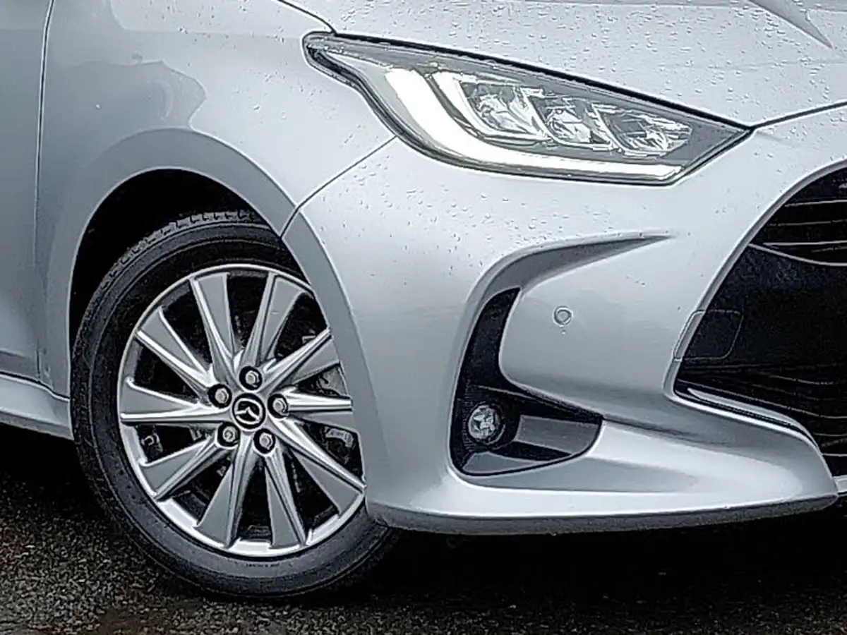 2023-mazda-mazda2-15-select-big-8