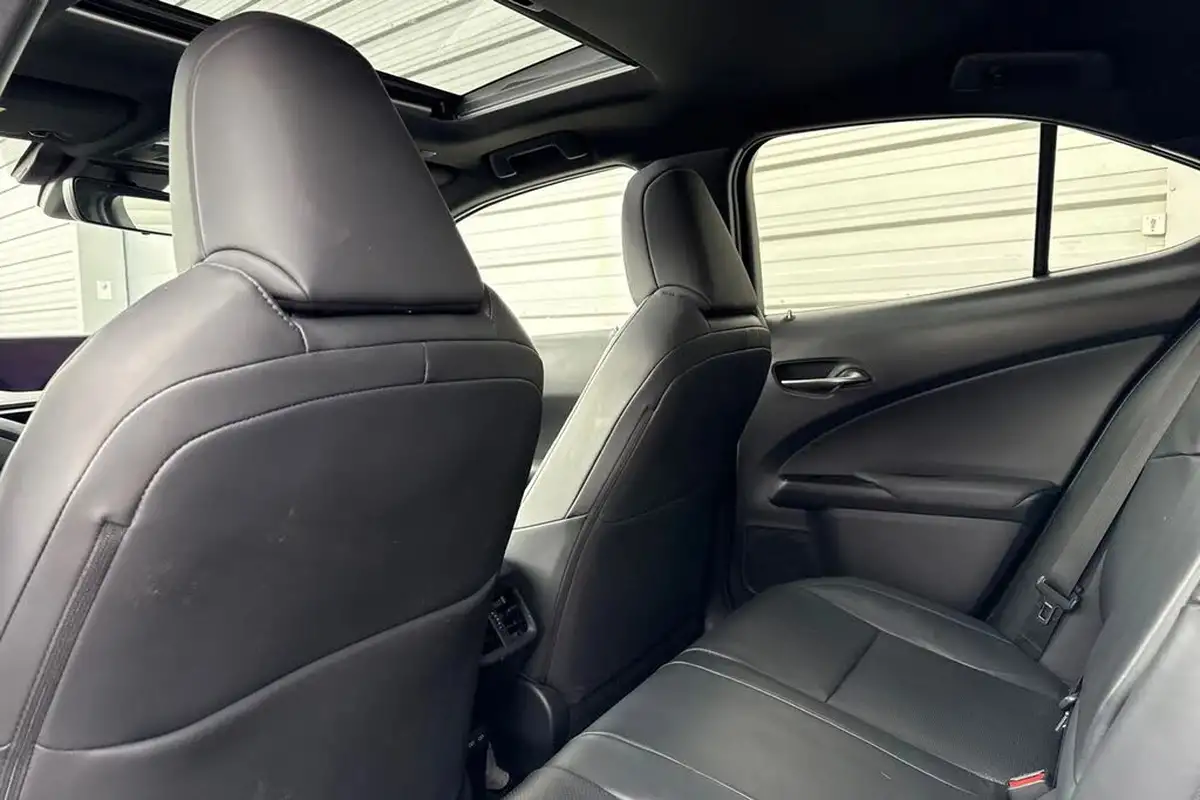 2022-lexus-ux-250h-20-takumi-e-four-big-33