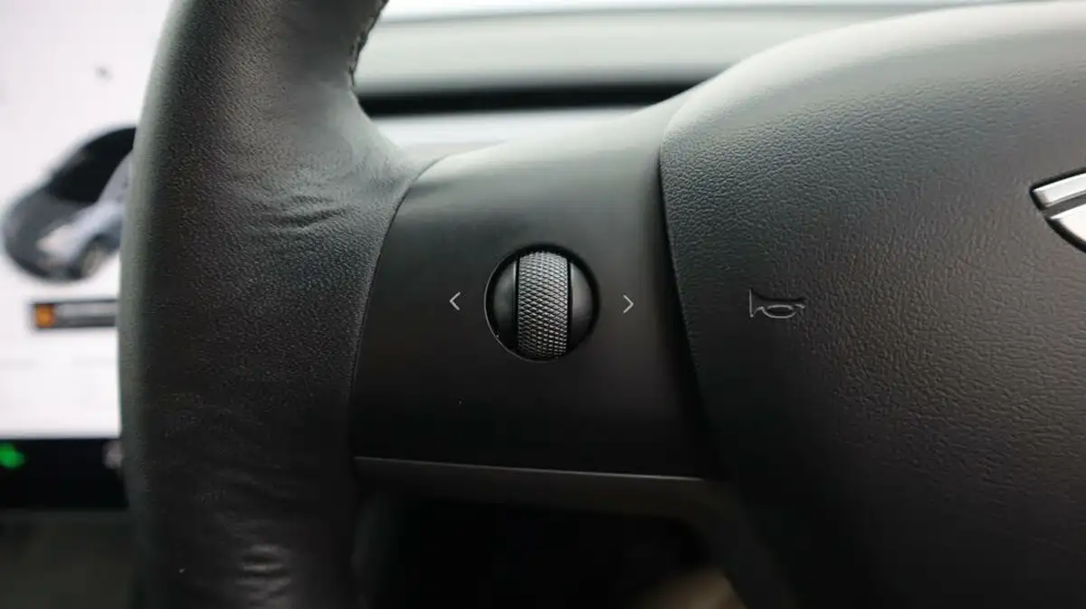 2021-tesla-model-3-e-long-range-awd-big-23