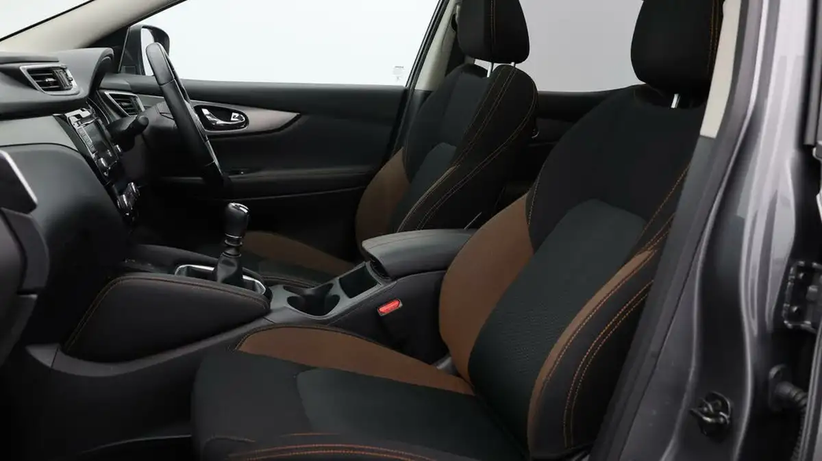 2019-nissan-qashqai-13-dig-t-n-motion-140ps-big-13