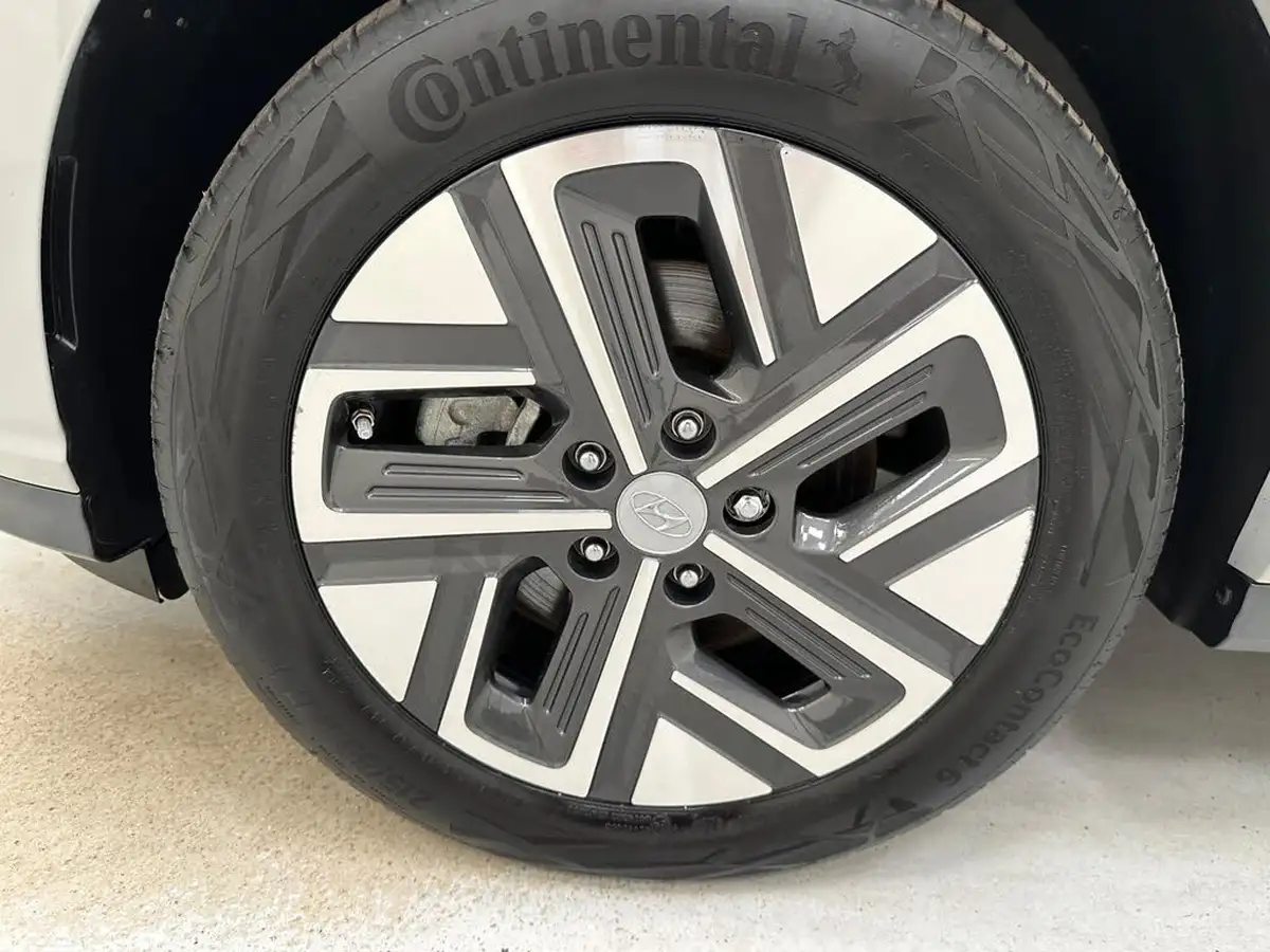 2023-hyundai-kona-e-premium-136ps-39kwh-big-33
