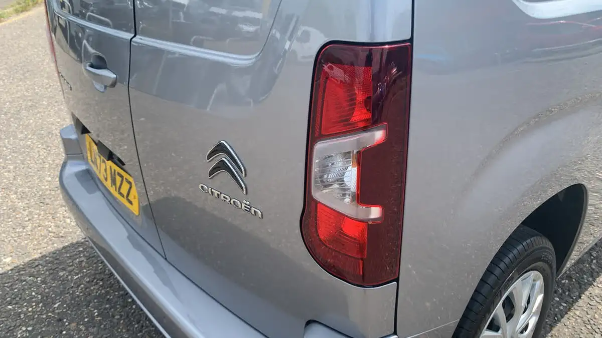 2024-citroen-berlingo-15-bluehdi-1000-driver-edition-100pseu6d-big-44