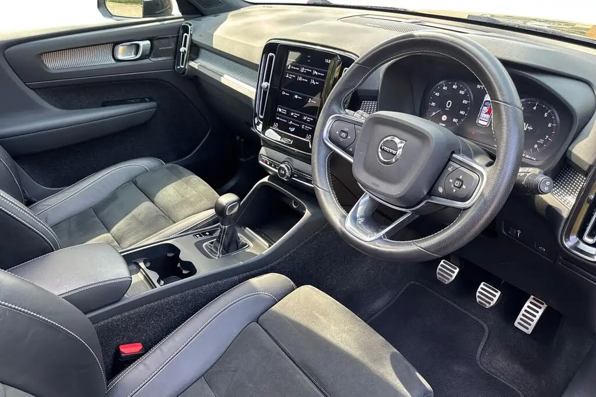 2021-volvo-xc40-15-t3-r-design-161bhp-big-9