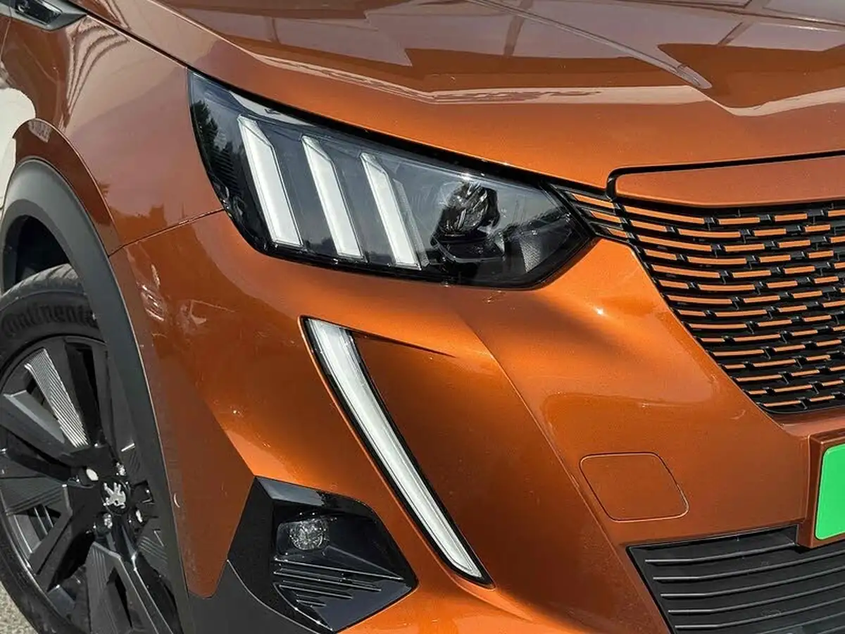 2021-peugeot-2008-suv-e-gt-premium-big-6