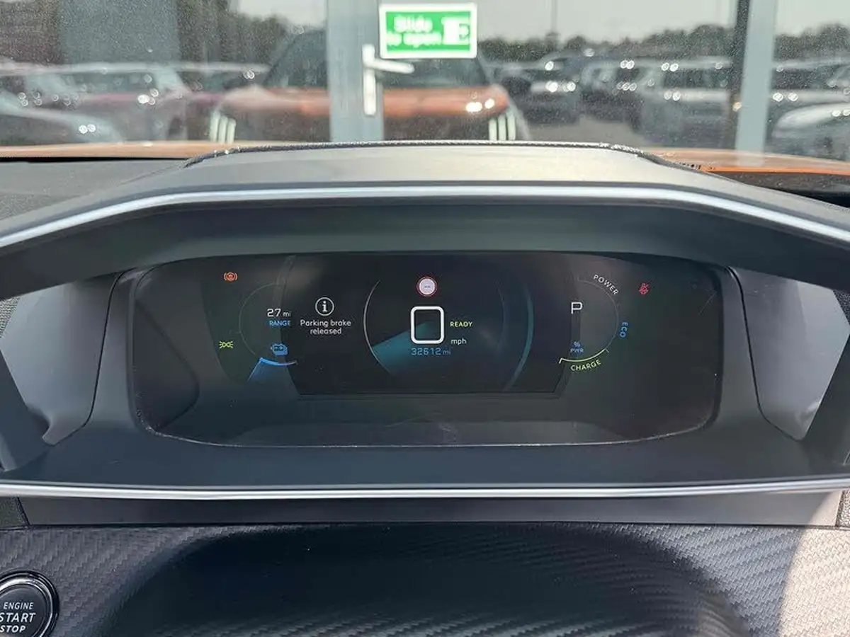 2021-peugeot-2008-suv-e-gt-premium-big-30