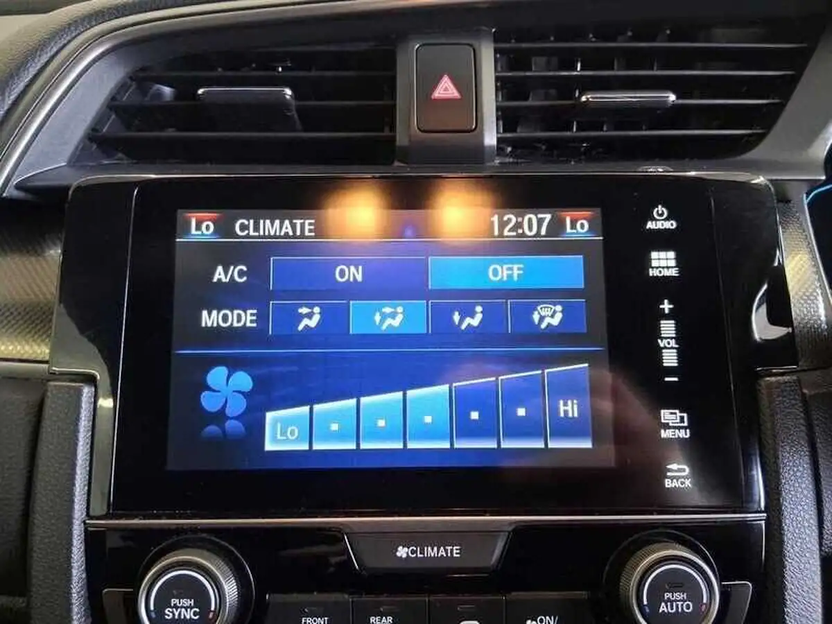 2019-honda-civic-10-vtec-turbo-sr-hatchback-5d-big-19