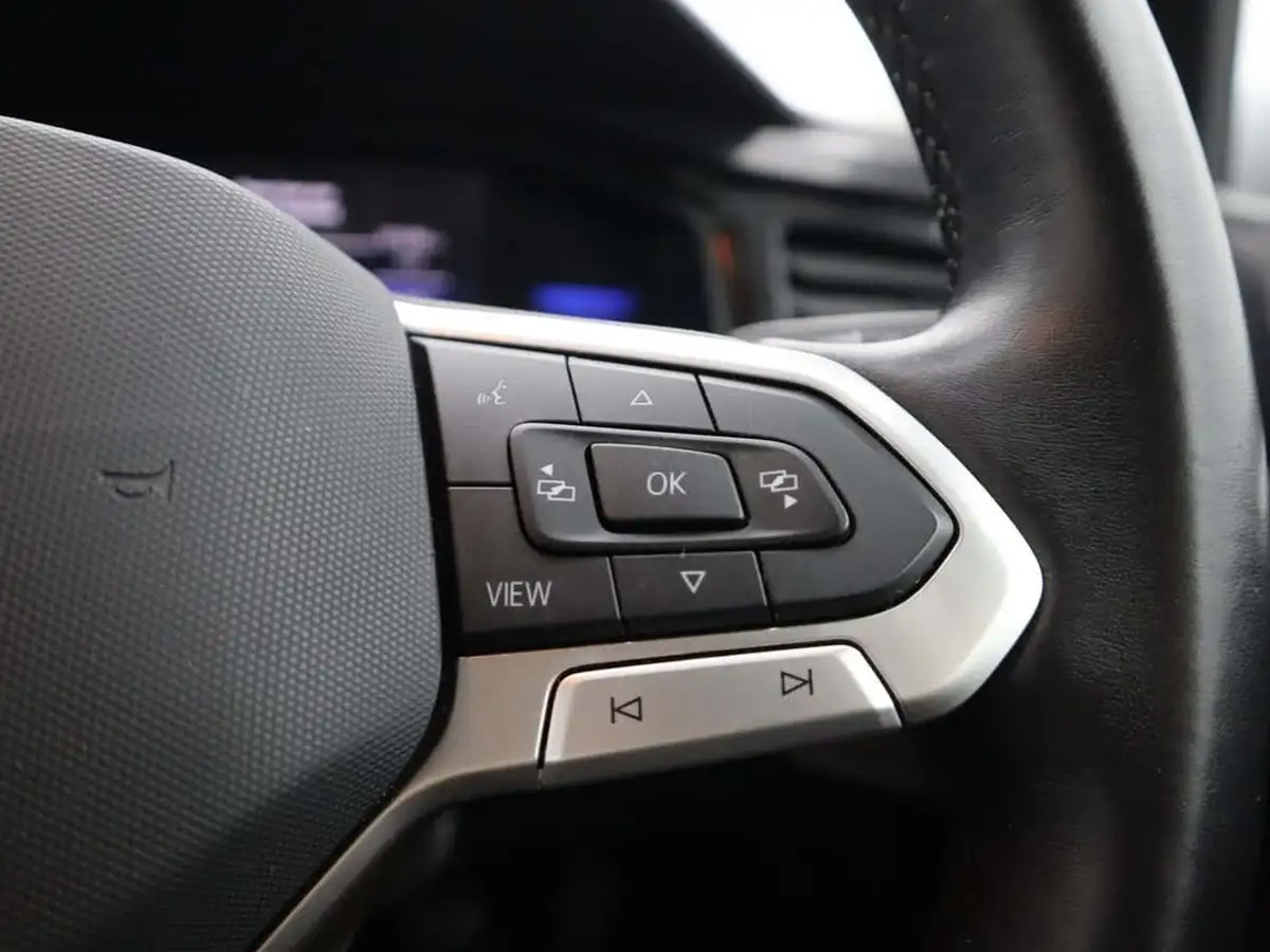 2022-volkswagen-polo-10-life-big-30