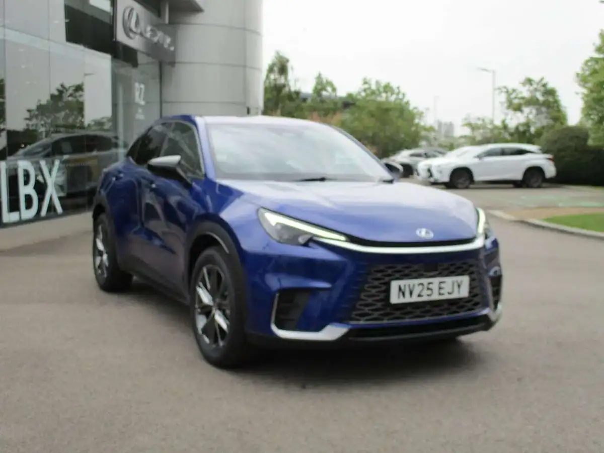 2025-lexus-lbx-15-premium-plus-big-0