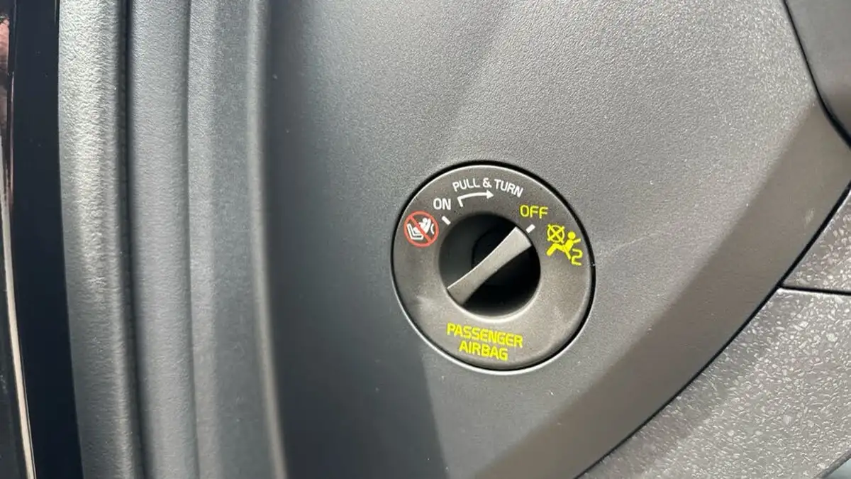2025-volvo-ex30-e-single-motor-ultra-big-38