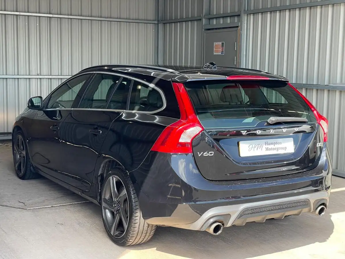 2015-volvo-v60-16td-d2-r-design-big-43