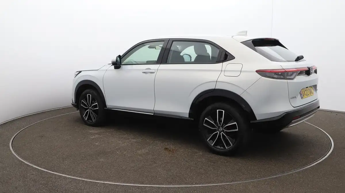 2022-honda-hr-v-15-i-mmd-advance-big-35