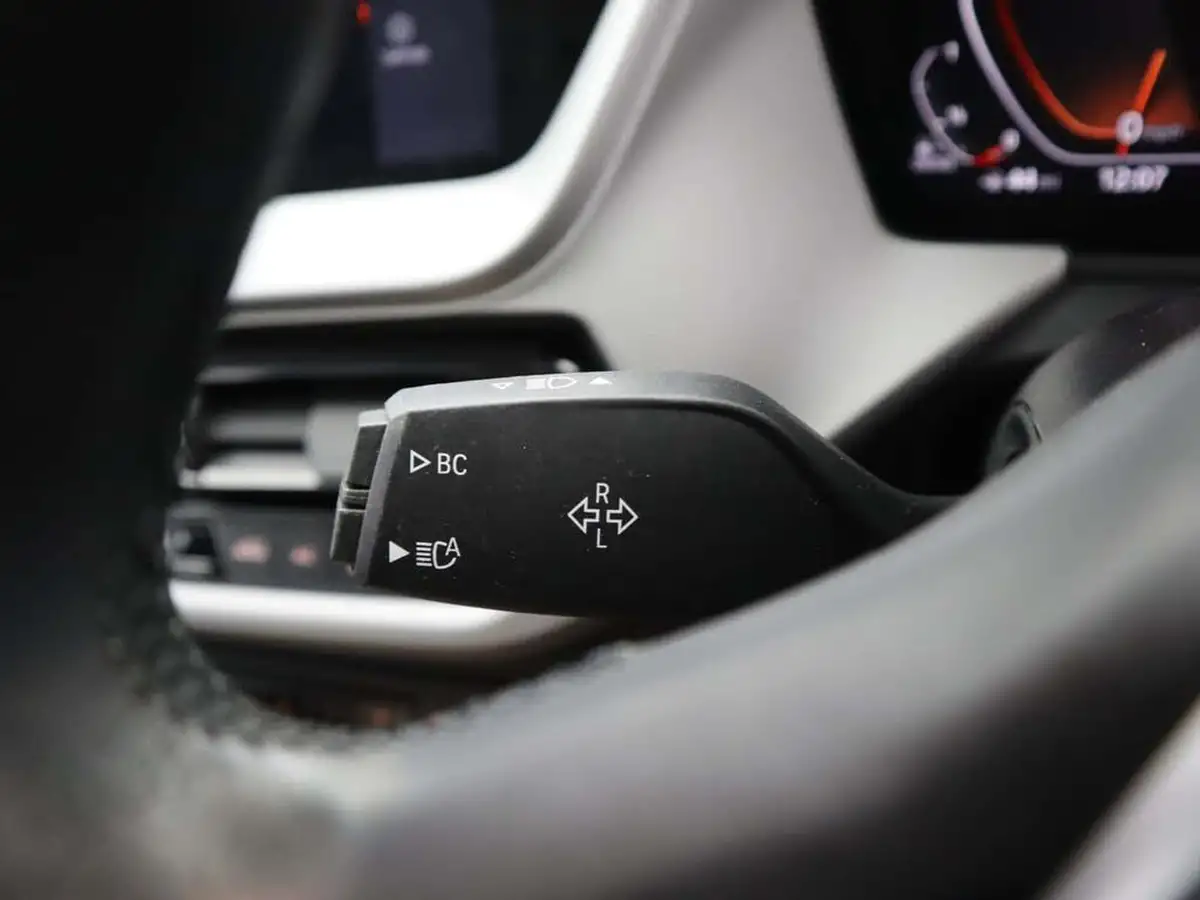 2021-bmw-1-series-15td-116d-se-lcp-big-33