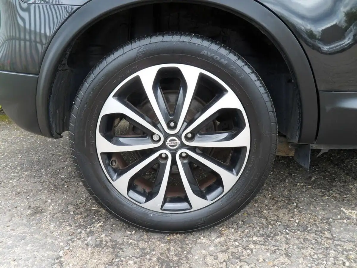 2012-nissan-qashqai-15td-n-tec-big-44