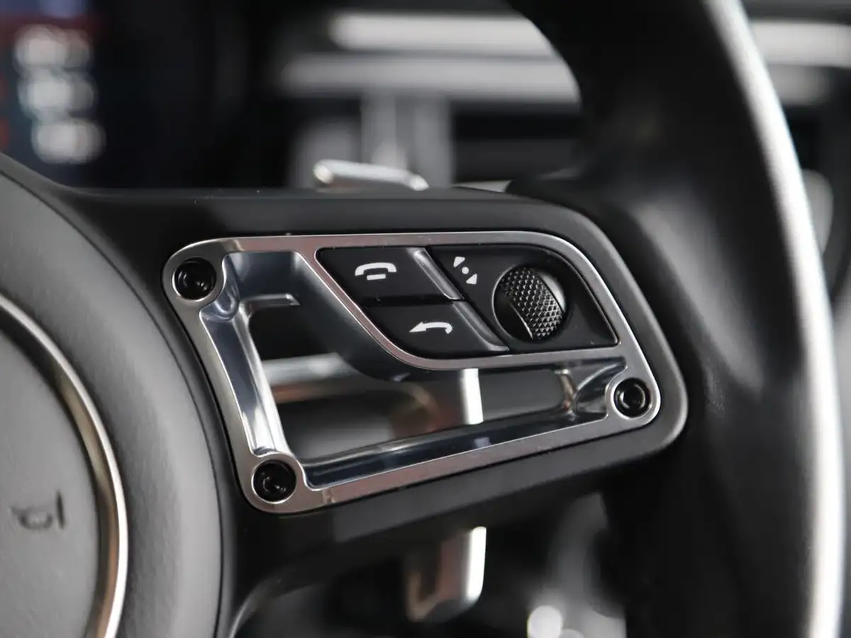 2021-porsche-macan-30-s-big-14