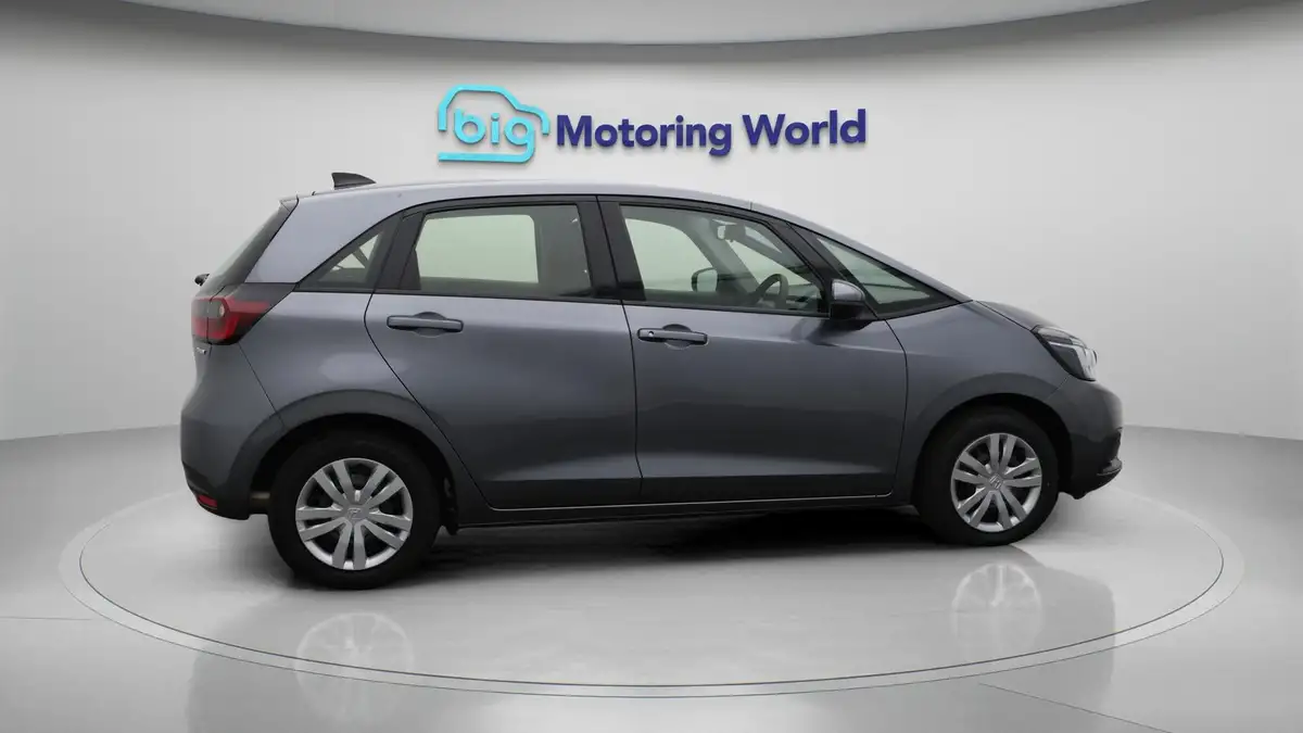 2021-honda-jazz-15-i-mmd-se-109ps-big-8