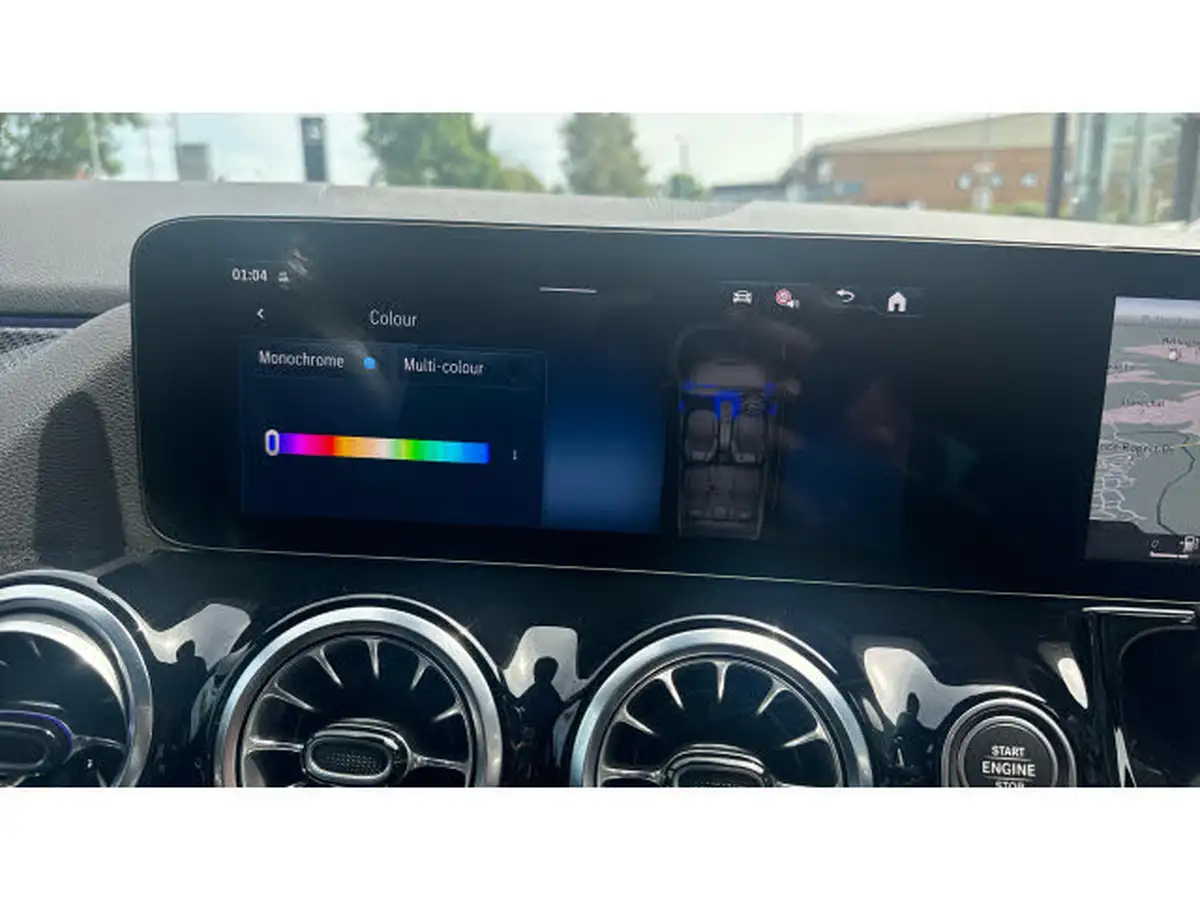 2024-mercedes-benz-gla-class-13-gla-200-amg-line-executive-big-43