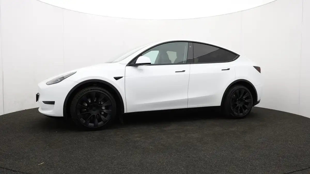 2023-tesla-model-y-e-rwd-big-69