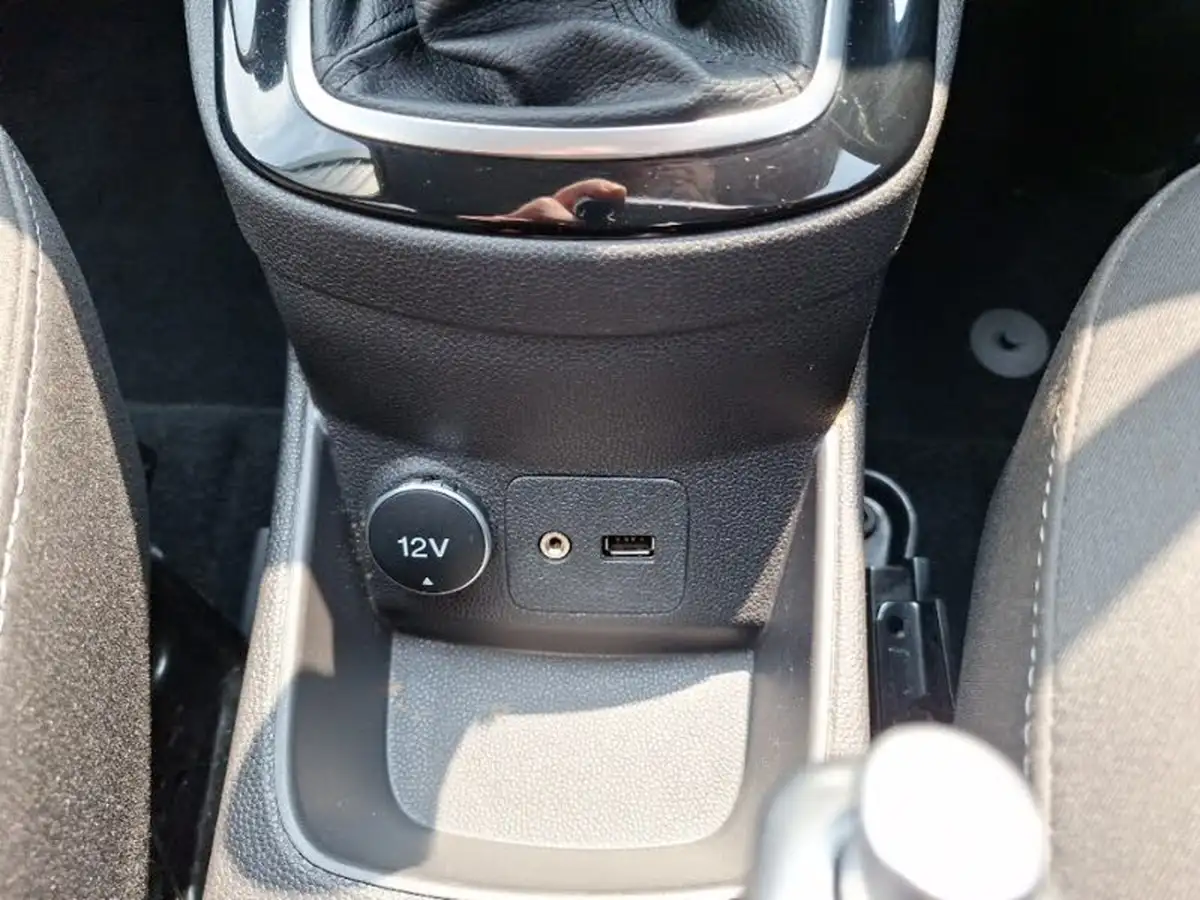 2016-ford-fiesta-125-zetec-5d-big-18