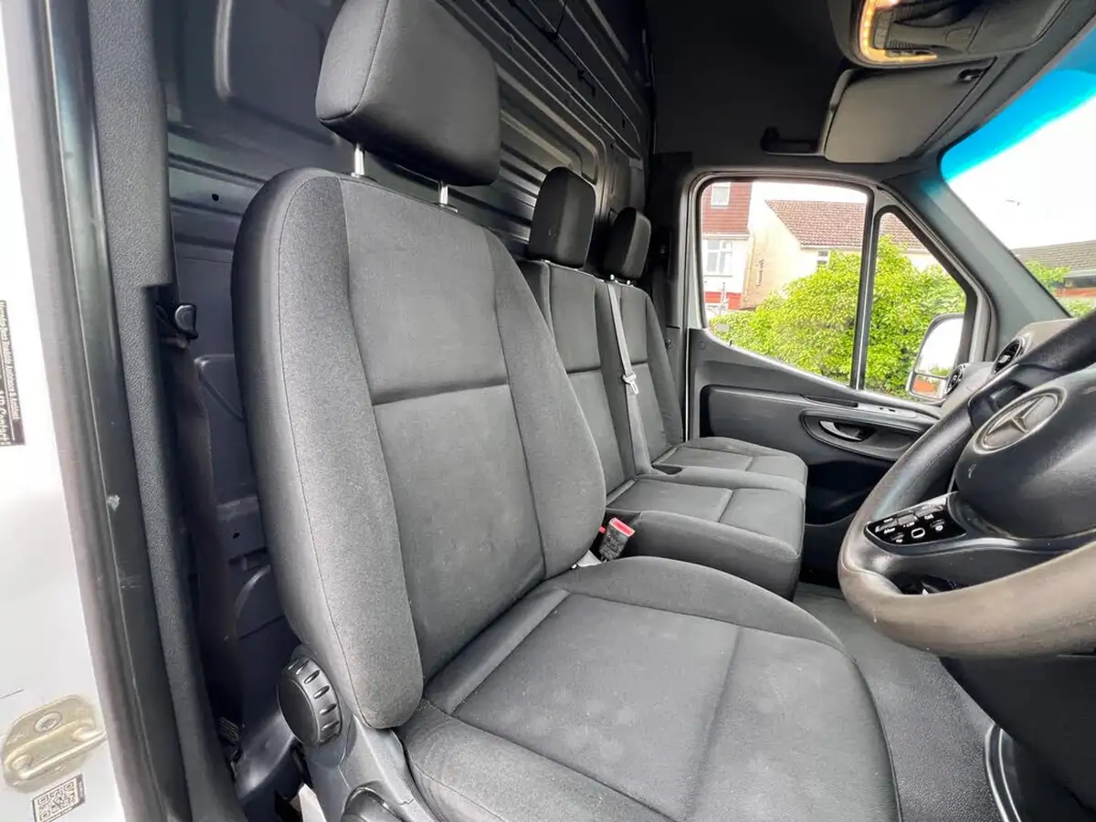 2019-mercedes-benz-sprinter-21cdi-314-l1h1-143pseu6c-panel-van-big-15