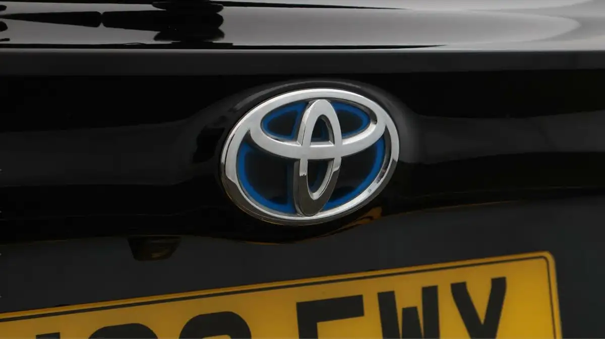 2022-toyota-yaris-15-vvt-i-design-big-36