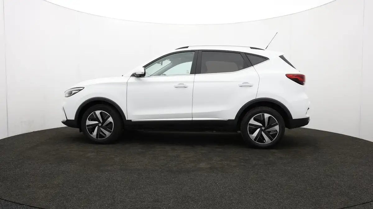 2022-mg-zs-suv-e-trophy-ev-156ps-long-range-big-73
