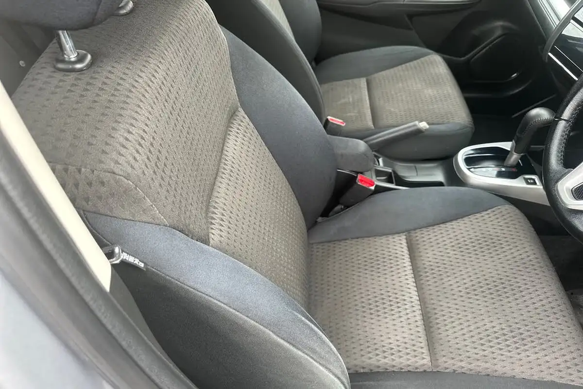 2018-honda-jazz-13-i-vtec-ex-navi-cvt-big-32