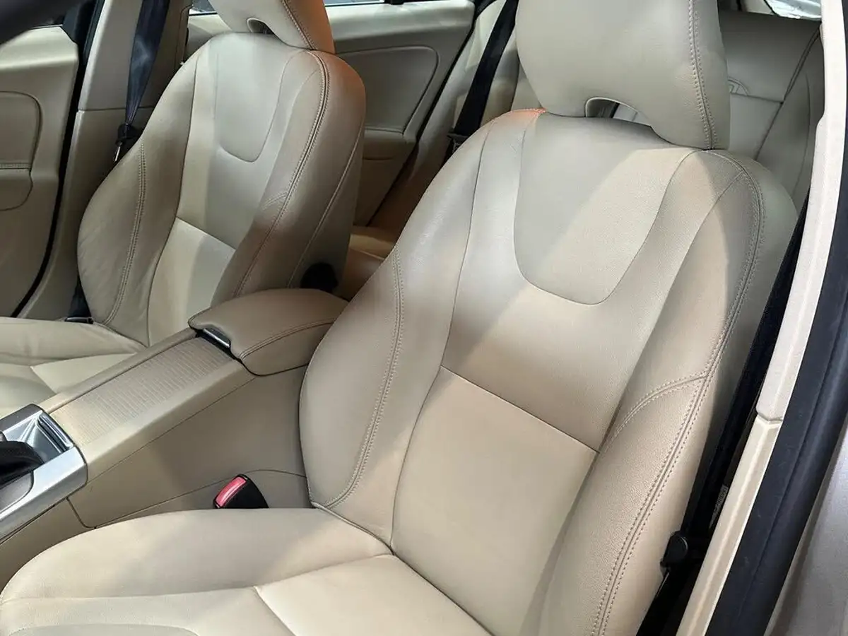 2014-volvo-v60-16td-d2-se-lux-big-32