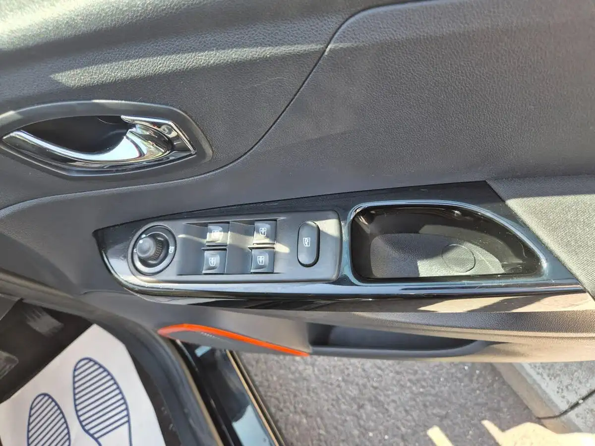 2016-renault-captur-15dci-dynamique-s-nav-90bhp-edc-auto-big-31