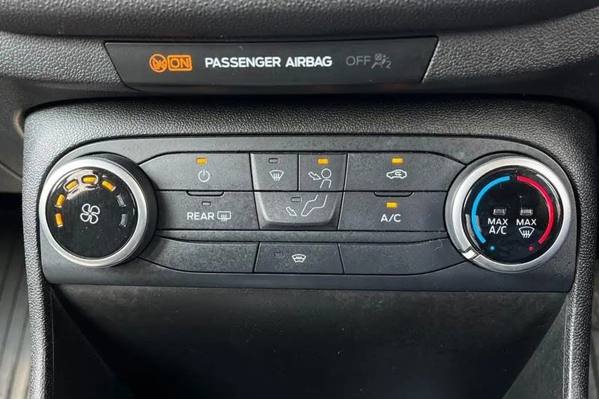 2019-ford-fiesta-10t-active-1-100ps-big-28