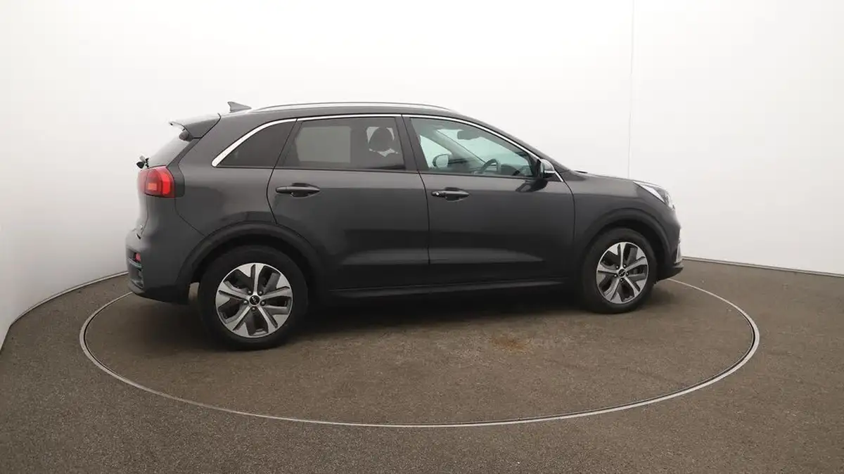 2022-kia-niro-ev-e-2-big-50