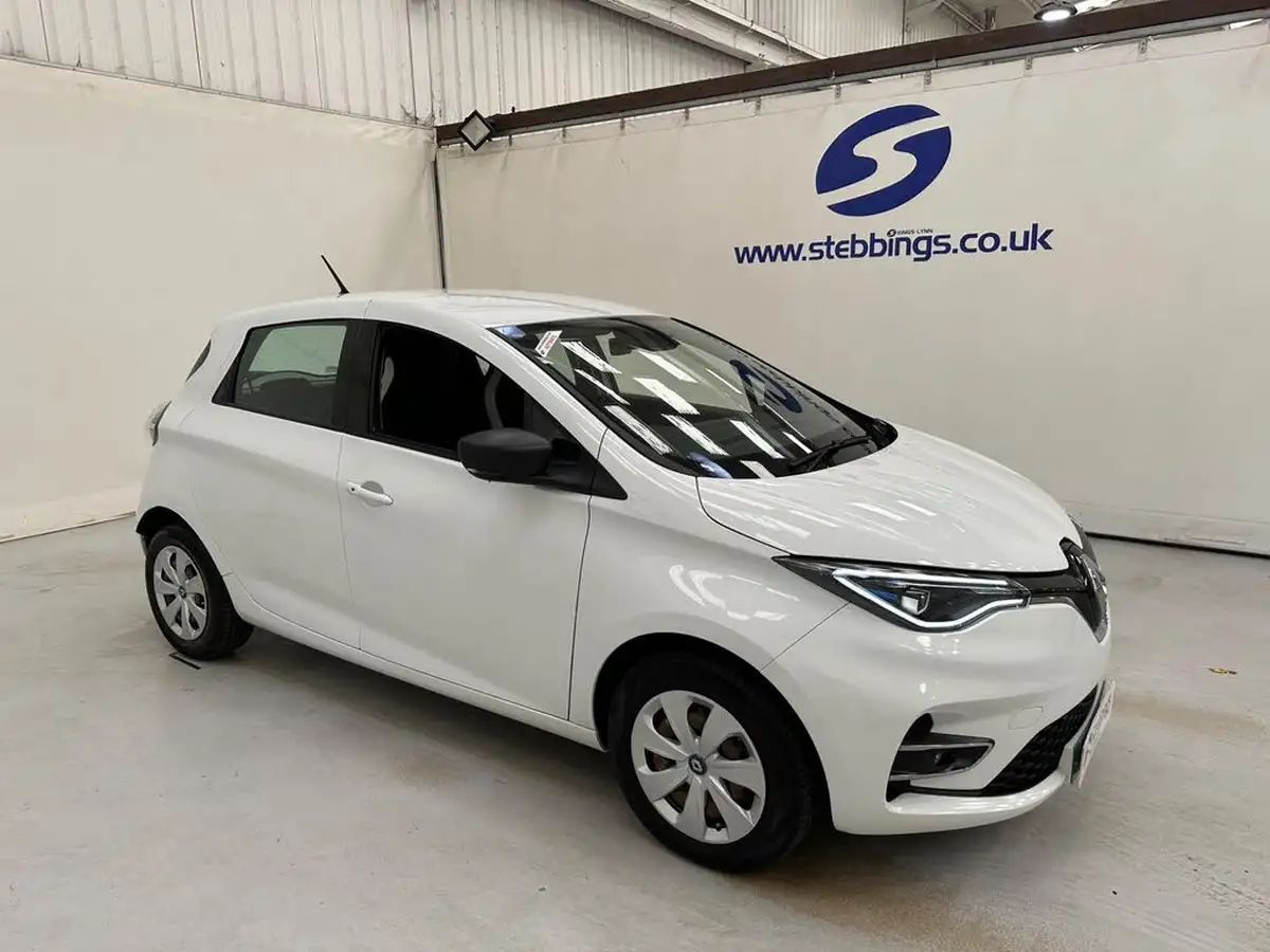 2021-renault-zoe-e-i-play-big-1