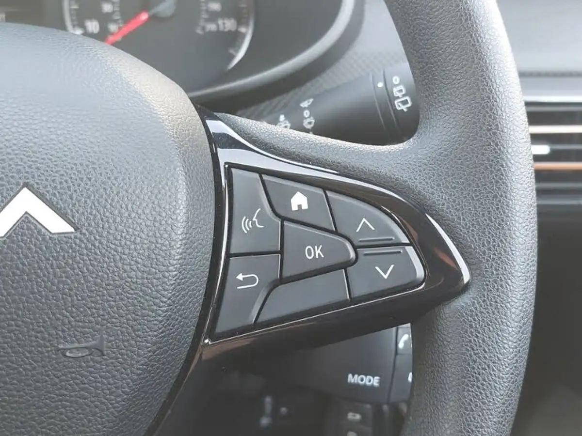 2023-dacia-sandero-10-tce-essential-90bhp-big-16