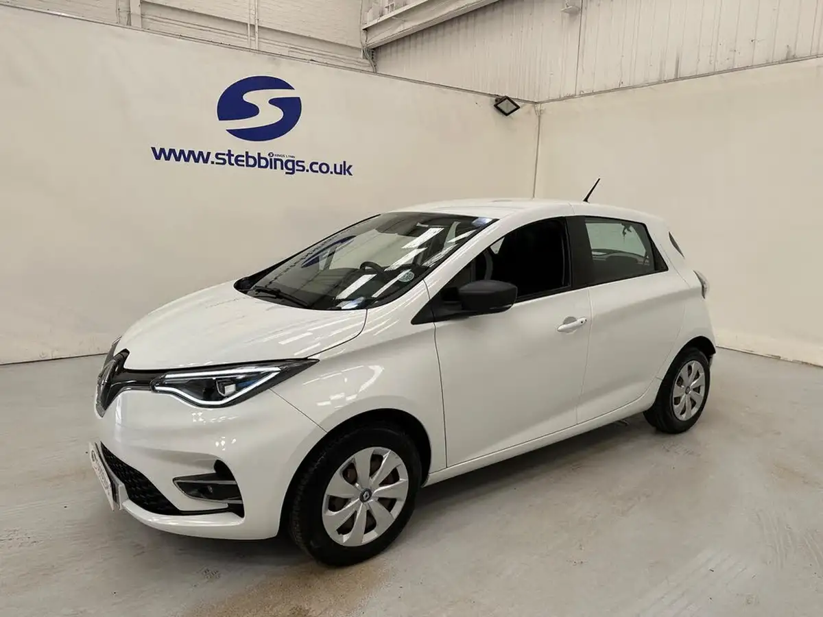 2021-renault-zoe-e-i-play-big-5