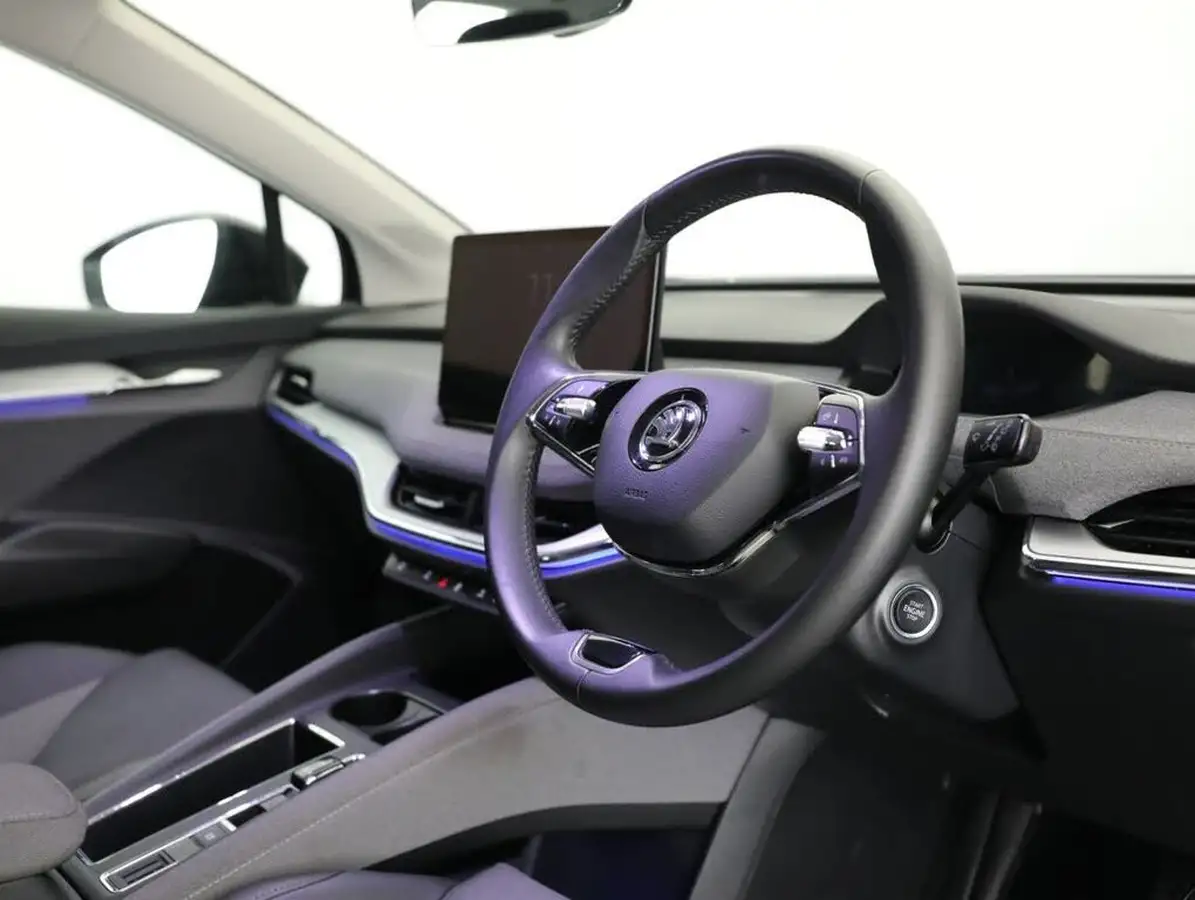 2024-skoda-enyaq-e-60-big-32