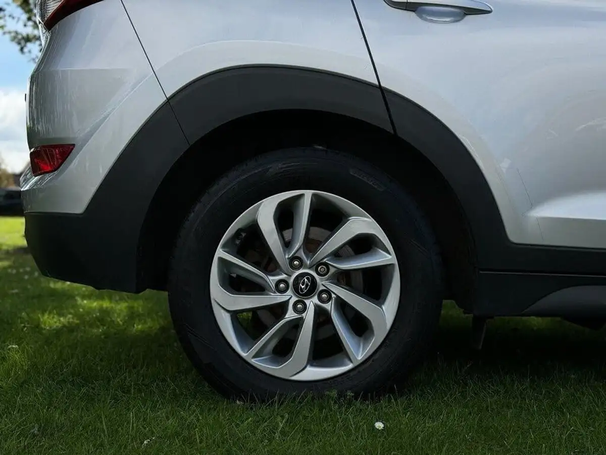 2017-hyundai-tucson-17crdi-blue-drive-se-nav-116ps-big-9