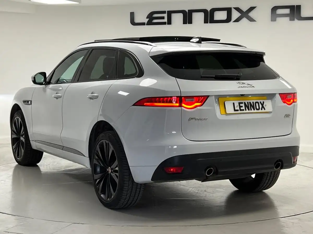 2020-jaguar-f-pace-20i-chequered-flag-big-5