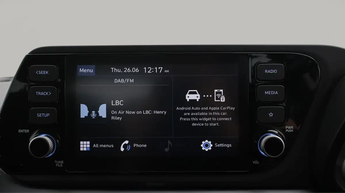 2022-hyundai-i20-10-t-gdi-se-connect-dct-big-11