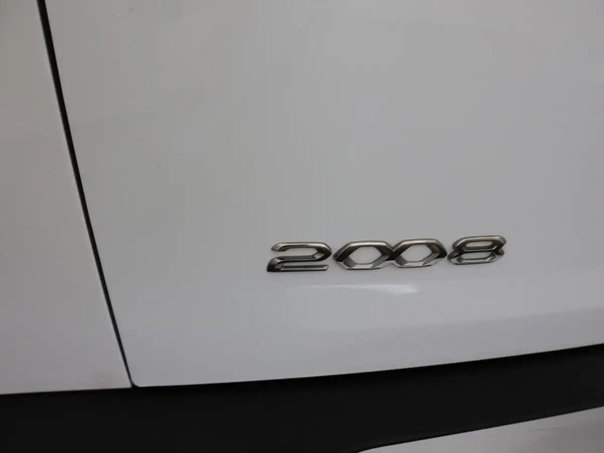 2022-peugeot-2008-suv-12-puretech-allure-premium-100bhp-big-42